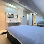 Apartment Modern & Bright 4-room In Banane *