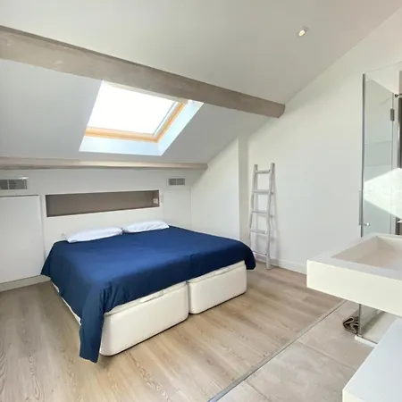 Modern & Bright 4-room In Banane Апартаменты