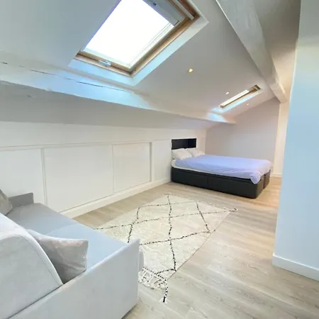 Modern & Bright 4-room In Banane *