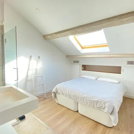 Modern & Bright 4-room In Banane *